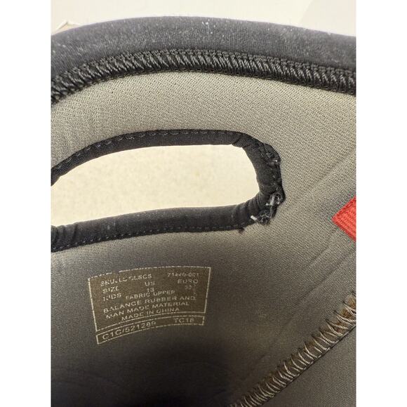 Kidz Bogg Boots Black Red Kids Size 13 Skulls Classic Slip On - Picture 7 of 10